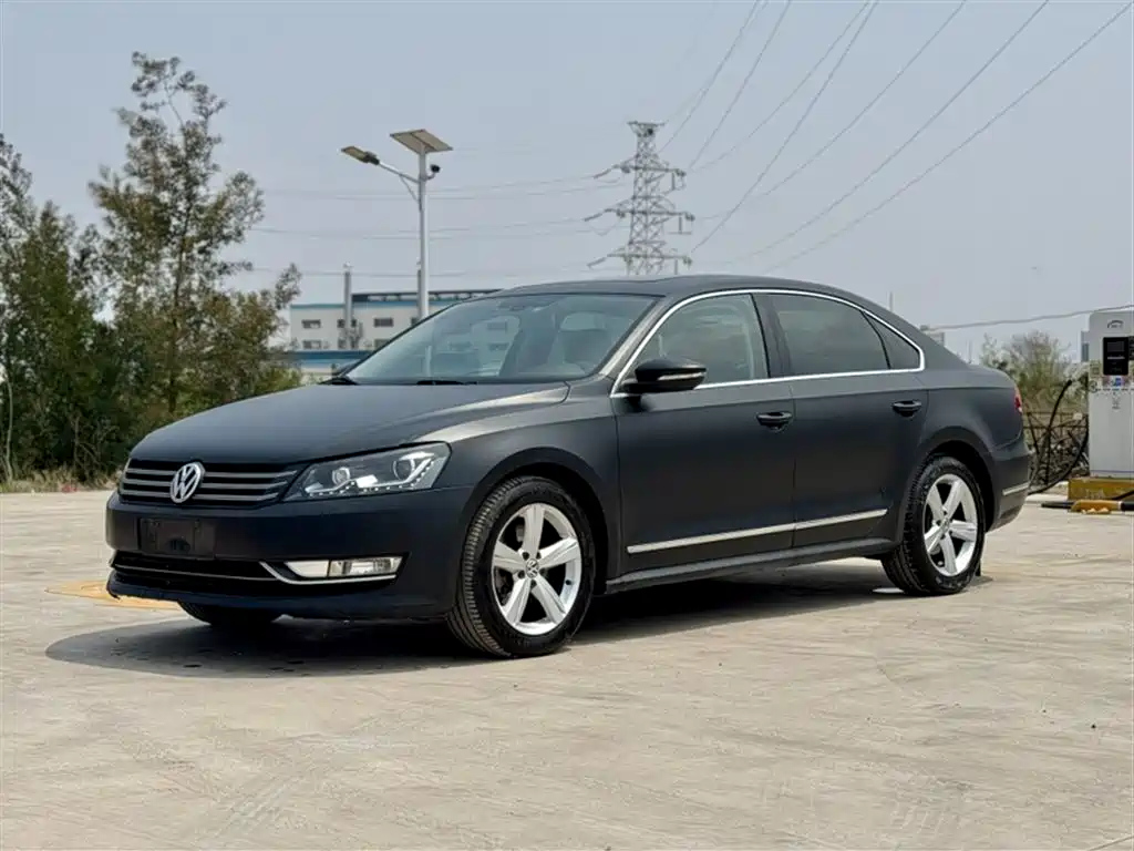 VOLKSWAGEN PASSAT 2013
