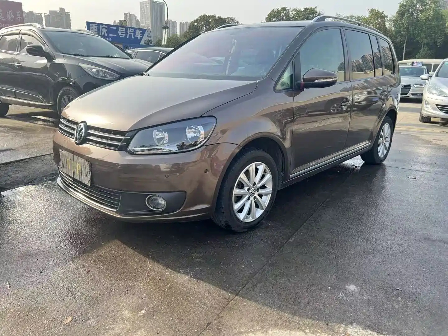 VOLKSWAGEN TOURAN 2013