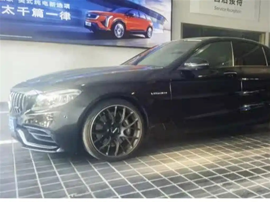 MERCEDES BENZ C-CLASS AMG
