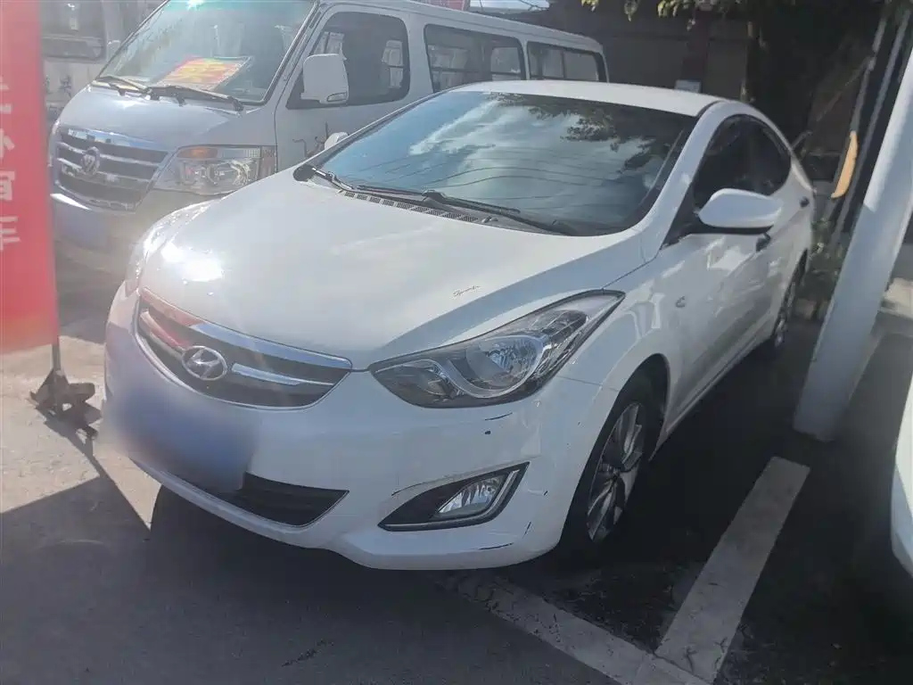 HYUNDAI ELANTRA