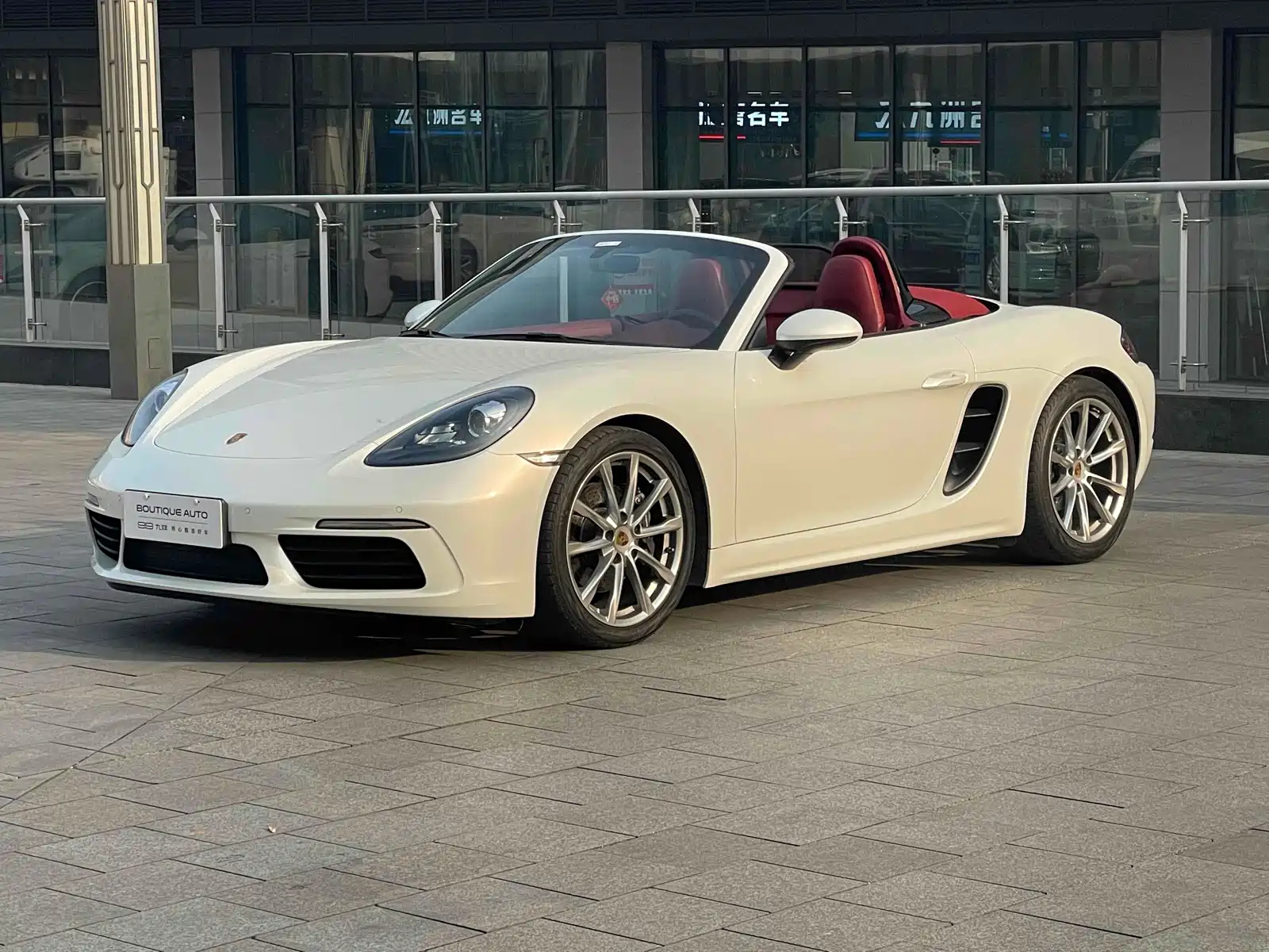 PORSCHE 718