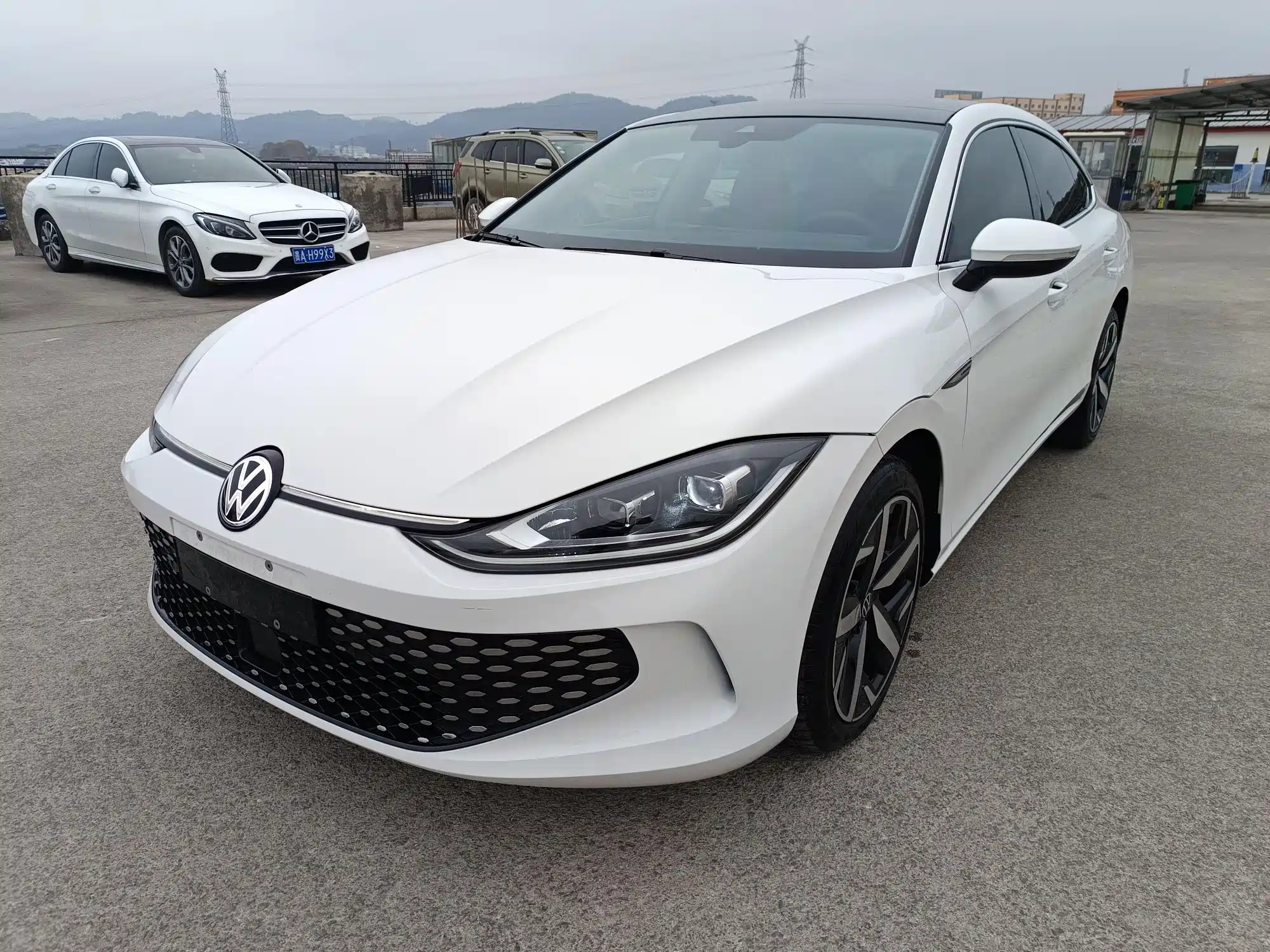 VOLKSWAGEN LAMANDO 2022