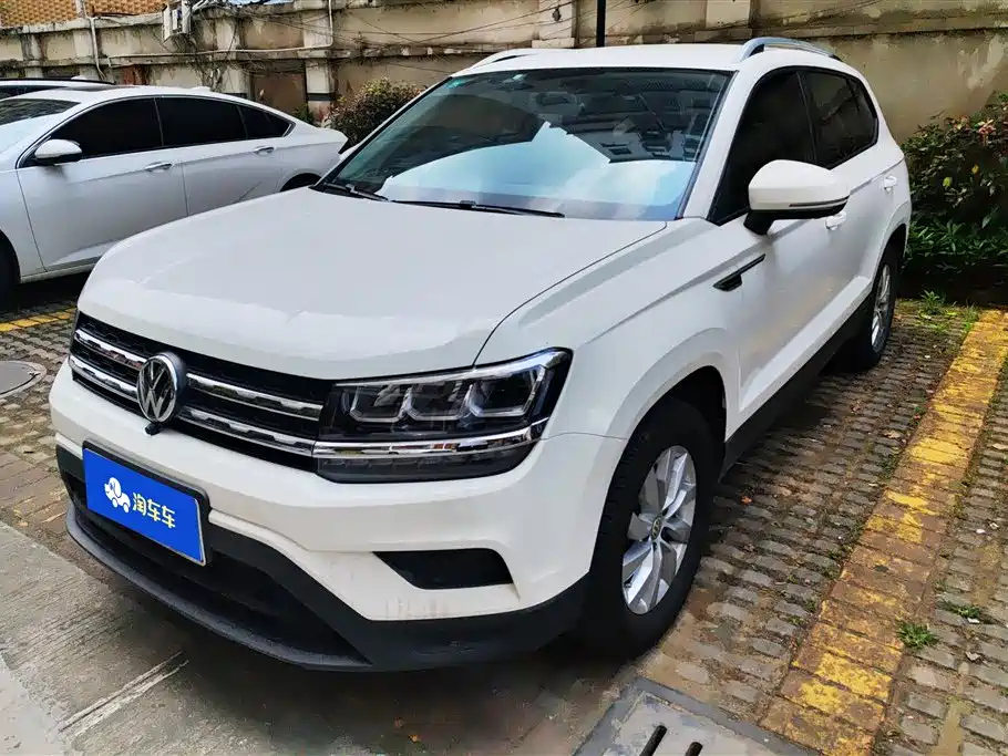 VOLKSWAGEN THARU 2019