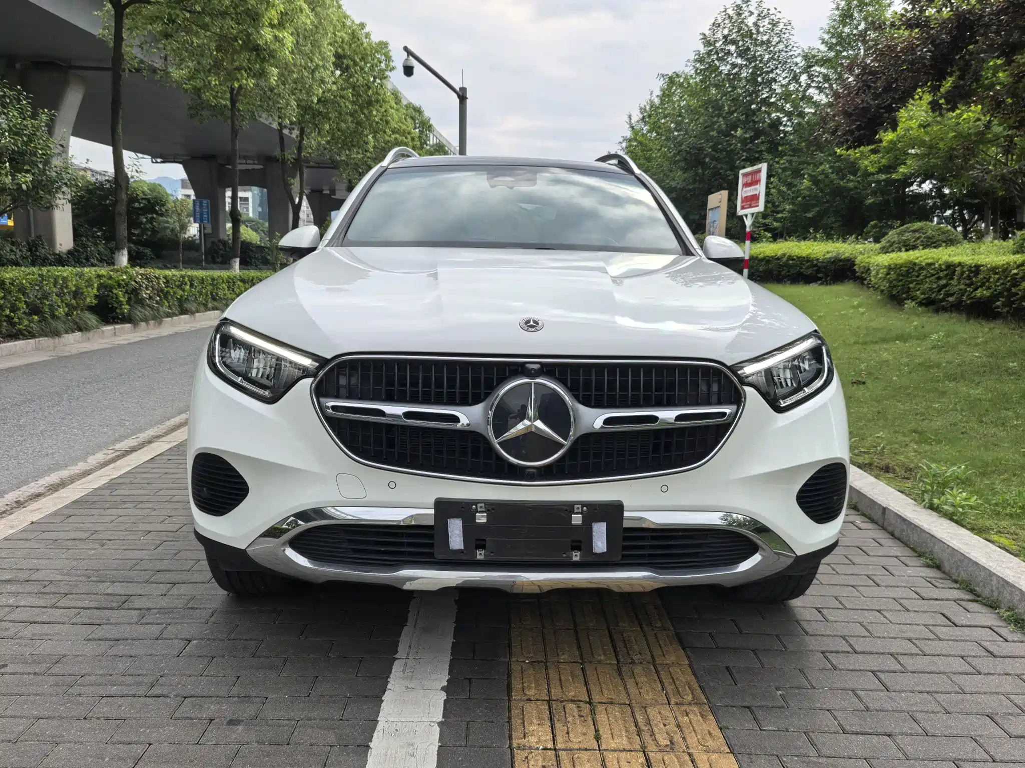 MERCEDES BENZ GLC 2024