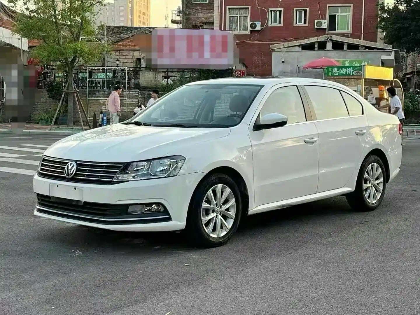 VOLKSWAGEN LAVIDA 2015