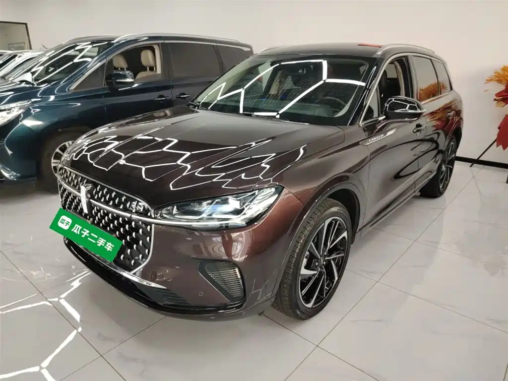 LINCOLN ADVENTURER 2023