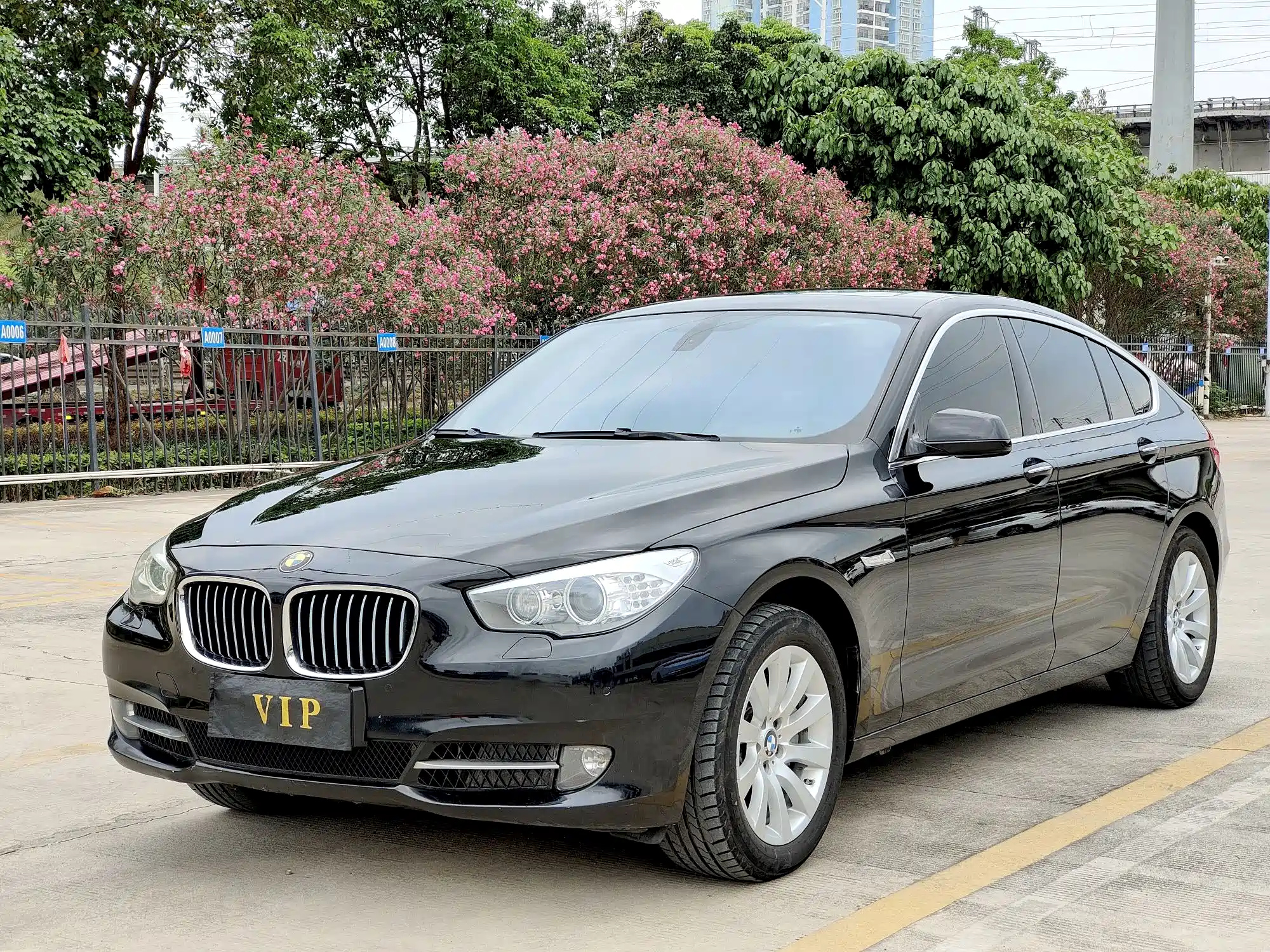 BMW 5-SERIES GT 2011