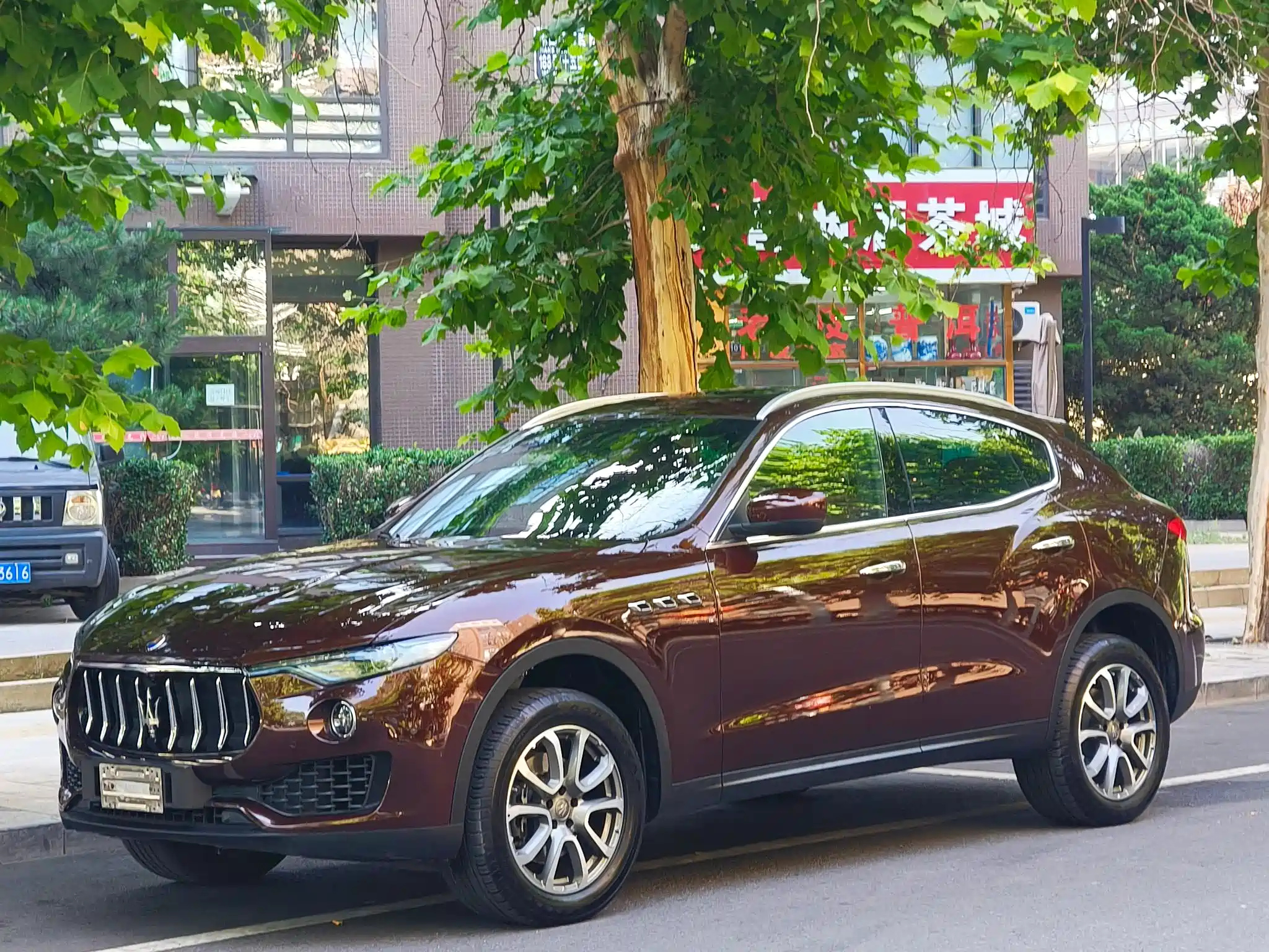 MASERATI LEVANTE 2016
