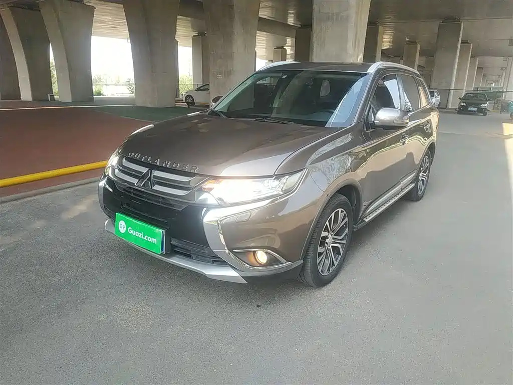 MITSUBISHI OUTLANDER 2016