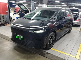 XPENG MOTORS X9