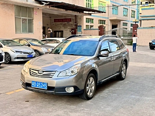 SUBARU OUTBACK  2011