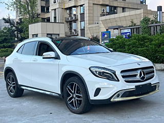 MERCEDES BENZ GLA  2015