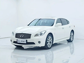 INFINITI Q70 2013