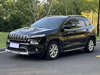 JEEP CHEROKEE  2016 YEAR 2.4L LEADING EDITION 2016