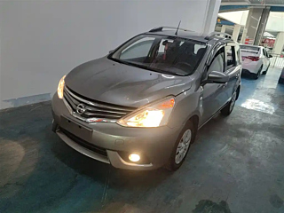 NISSAN LIVINA 2013