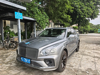 BENTLEY BENTAYGA 2022