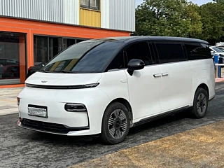 Заказать LEVC L380