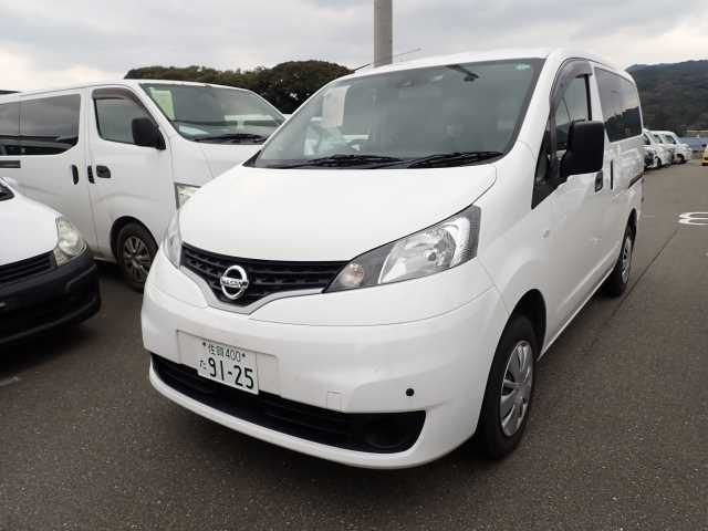 NISSAN NV200