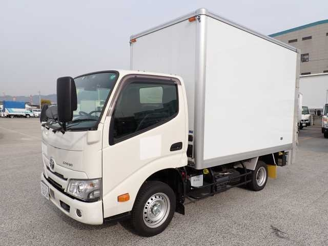 TOYOTA DYNA 2023