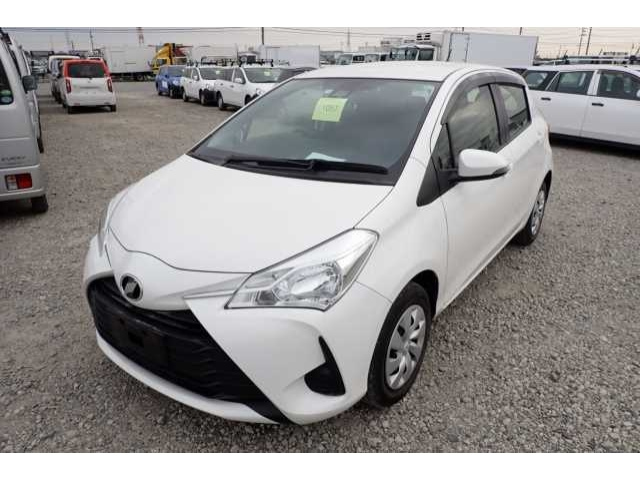 TOYOTA VITZ 2020