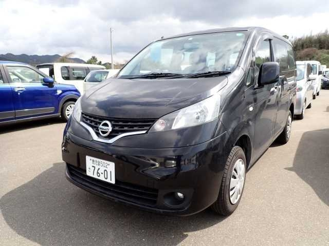 NISSAN NV200 2019