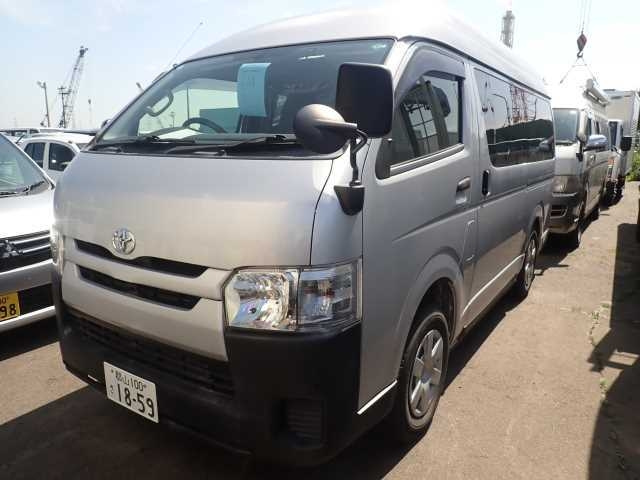 TOYOTA HIACE VAN 2019