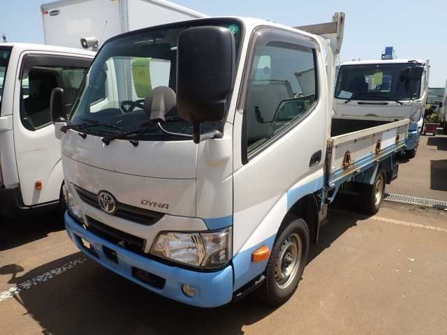 TOYOTA DYNA 2018