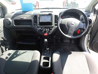 NISSAN AD 2019