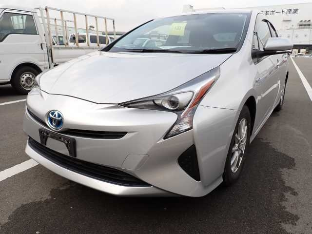 TOYOTA PRIUS 2018