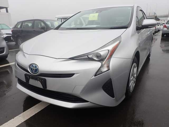 TOYOTA PRIUS 2018