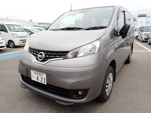 NISSAN NV200 2020