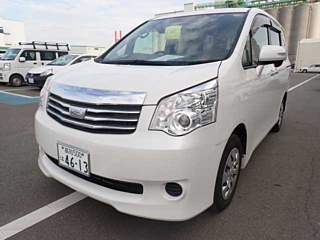 TOYOTA NOAH 2012