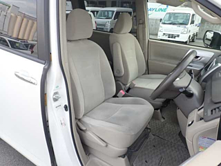 TOYOTA NOAH 2012