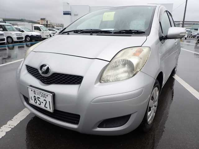 TOYOTA VITZ 2010