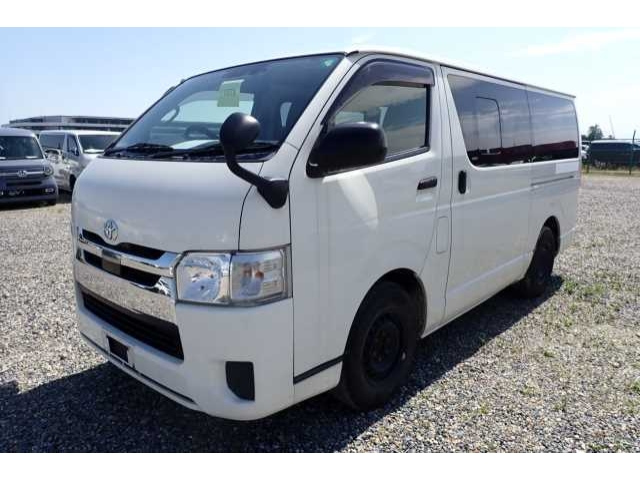 TOYOTA HIACE VAN 2019