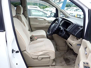 NISSAN SERENA 2010