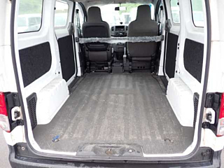 NISSAN NV200 2019