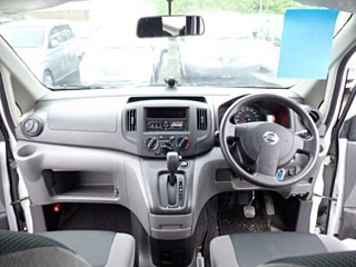NISSAN NV200 2019