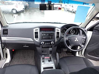 MITSUBISHI PAJERO 2015