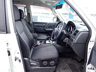 MITSUBISHI PAJERO 2015