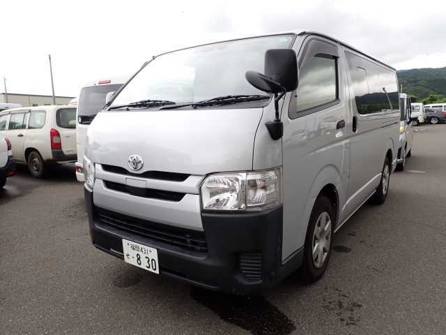 TOYOTA HIACE VAN 2018
