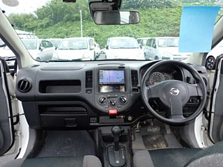 NISSAN AD 2020