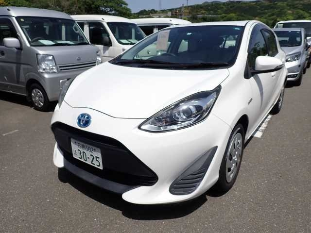 TOYOTA AQUA 2018