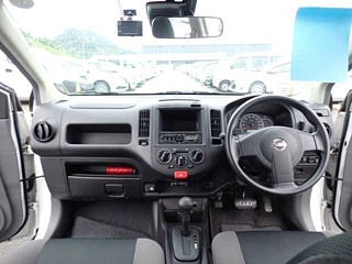 NISSAN AD 2019