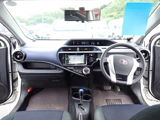 TOYOTA AQUA 2016