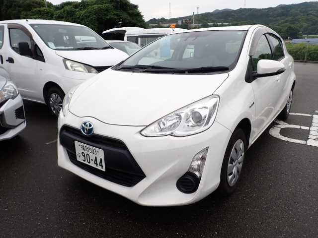 TOYOTA AQUA 2017