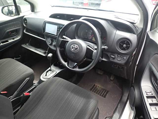 TOYOTA VITZ 2018