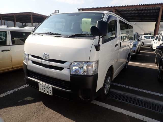 TOYOTA HIACE VAN 2018