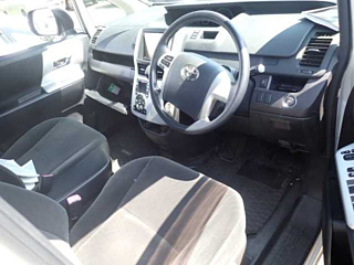 TOYOTA NOAH 2012