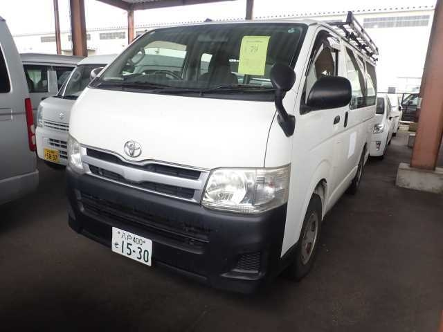 TOYOTA HIACE VAN 2011